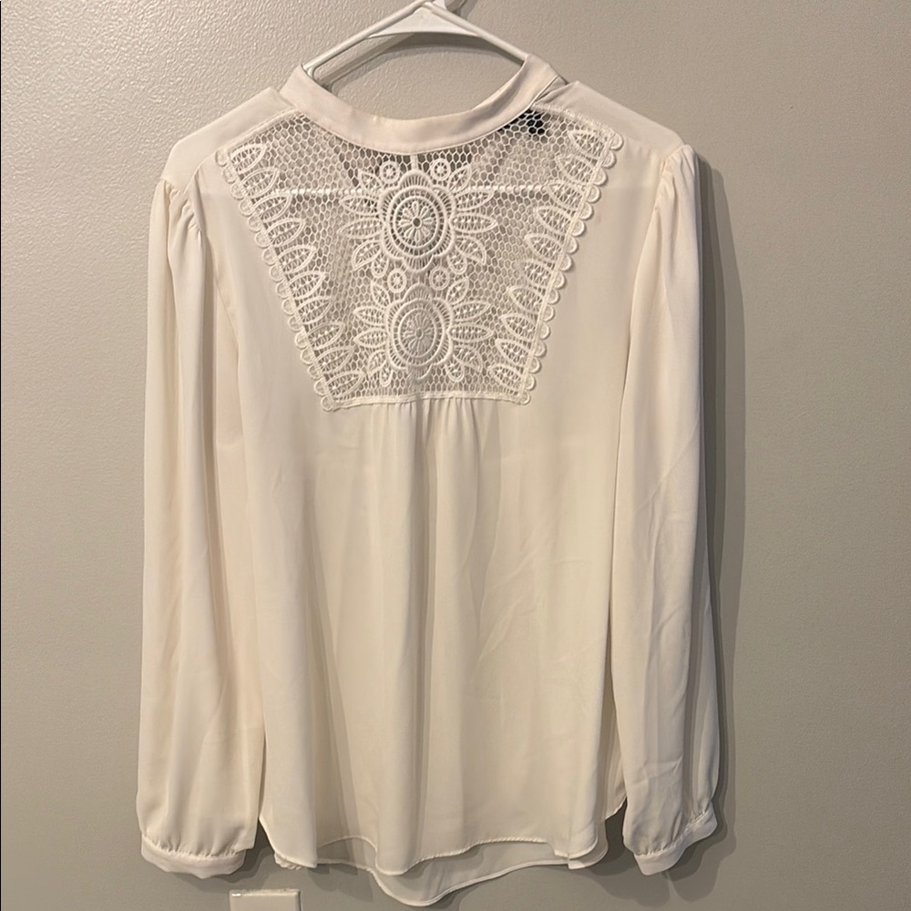 Express Off White Lace Relaxed Blouse—Very “Sezane” Looking